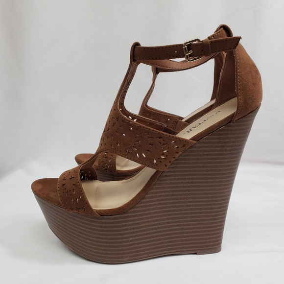 JustFab SHEREE Platform Sandals - Picture 5 of 16